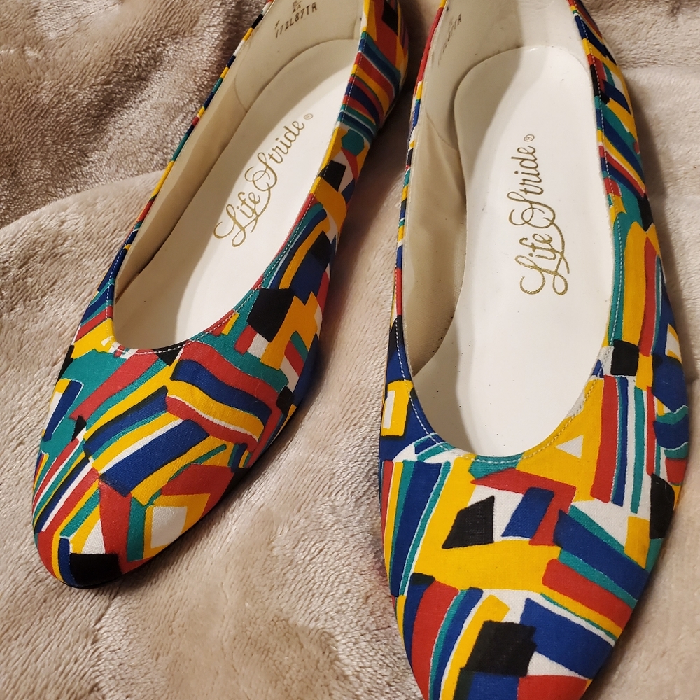 Abstract Life Stride Heels Size 9 NWOT